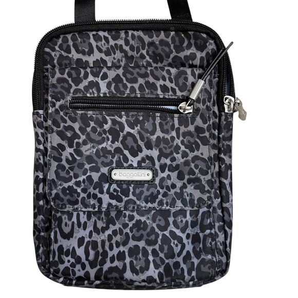 Baggallini Cross Body Grey Animal Print Adjustable Strap Multiple Pockets - Picture 2 of 6
